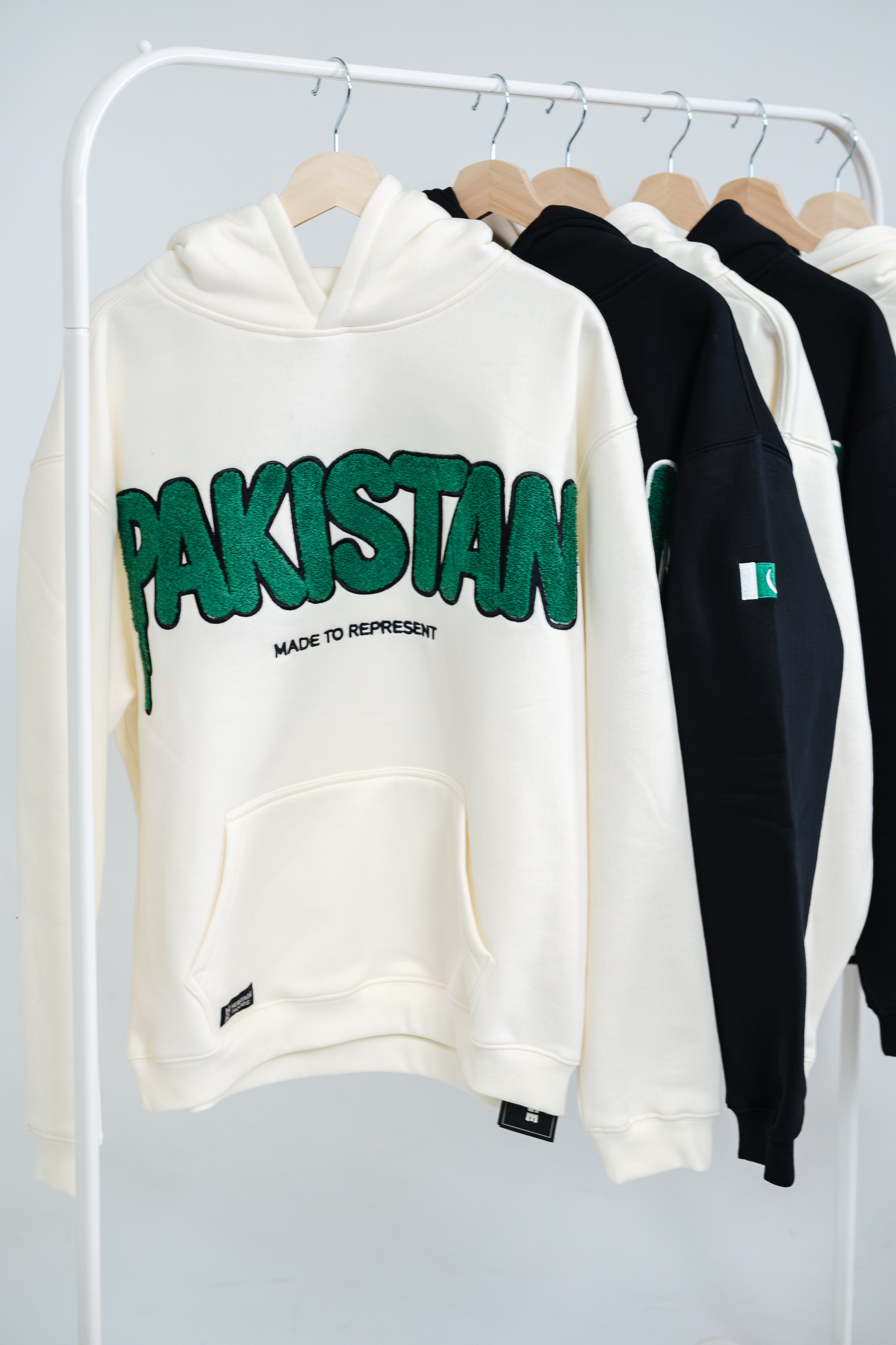 PAKISTAN X HERITAGE - LIGHT HOODIE
