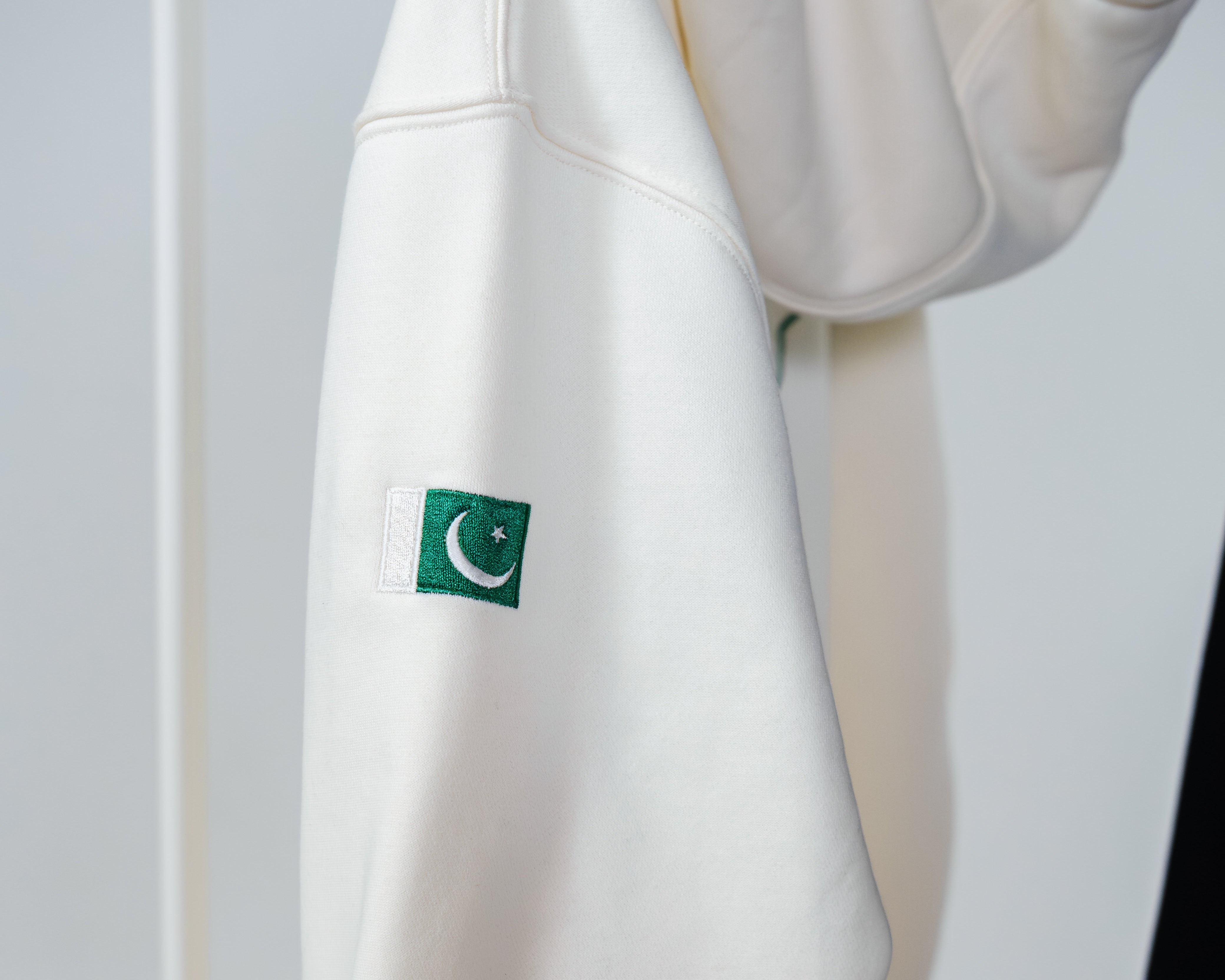 PAKISTAN X HERITAGE - LIGHT HOODIE